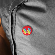 Charger l'image dans la galerie, Pin's rouge "Solidarité" en langue des signes (10 pièces)