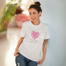 Charger l'image dans la galerie, T-shirt unisexe - "Mon amour est sourd" 4