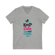 Charger l'image dans la galerie, T-shirt à col V unisexe "Keep calm and sign" 2