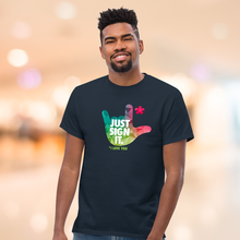 Charger l'image dans la galerie, T-shirt unisexe "Just Sign It" 2