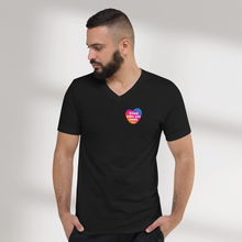 Charger l'image dans la galerie, T-shirt unisexe col V "Sourd mais pas muet"