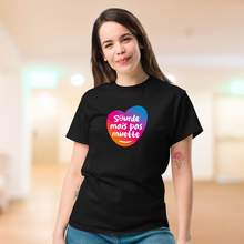 Charger l'image dans la galerie, T-shirt unisexe "Sourde mais pas muette"