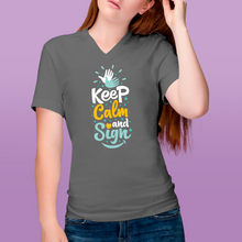 Charger l'image dans la galerie, T-shirt à col V unisexe "Keep calm and sign" 2