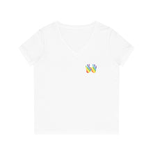 Charger l&#39;image dans la galerie, T-shirt à col V pour femme &quot;Solidarité&quot; en langue des signes
