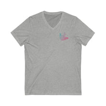 Charger l&#39;image dans la galerie, T-shirt à col V unisexe &quot;I love you&quot; en langue des signes
