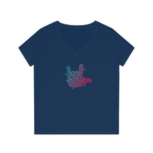 Charger l&#39;image dans la galerie, T-shirt à col V pour femme &quot;I love you&quot; en langue des signes 3
