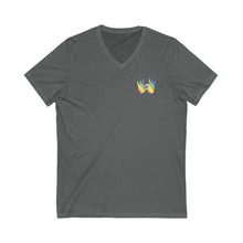 Charger l&#39;image dans la galerie, T-shirt à col V unisexe &quot;Solidarité&quot; en langue des signes
