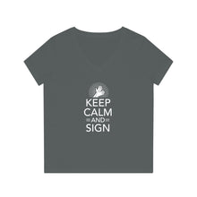 Charger l&#39;image dans la galerie, T-shirt à col V pour femme &quot;Keep calm and sign&quot;
