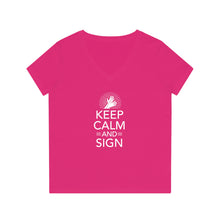 Charger l&#39;image dans la galerie, T-shirt à col V pour femme &quot;Keep calm and sign&quot;
