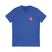 Charger l&#39;image dans la galerie, T-shirt à col V unisexe &quot;I love you&quot; en langue des signes 2
