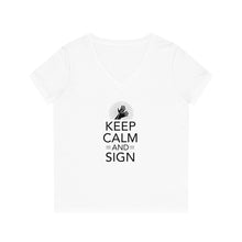 Charger l&#39;image dans la galerie, T-shirt à col V pour femme &quot;Keep calm and sign&quot;
