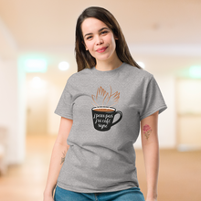 Charger l'image dans la galerie, T-shirt unisexe "J'peux pas, j'ai café signe"

